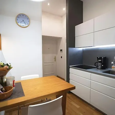 Cozy With Garage Apartamento *
