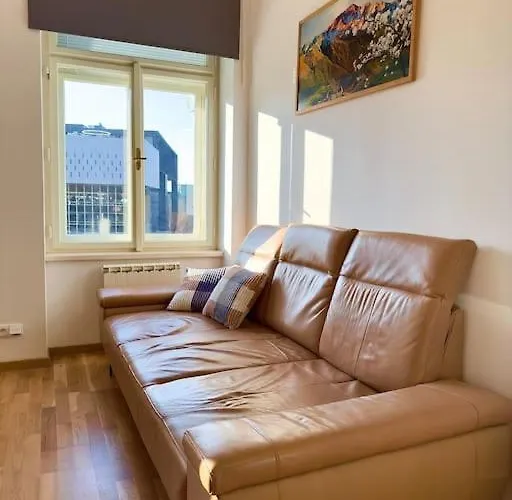 Apartment Cozy With Garage *